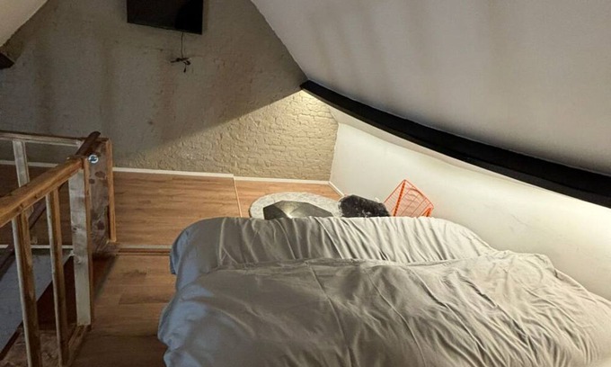 Ghent Apartment | Comfy & Elegant Room for Couple in Vibrant Ghent