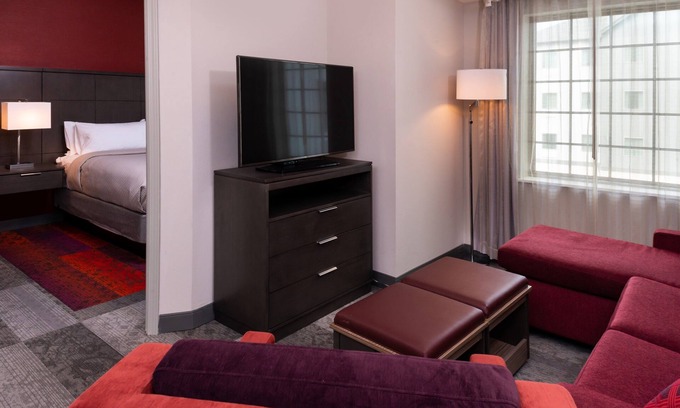 Lake Charles Condo | Comfy King Suite. Free Breakfast Buffet. Outdoor Pool.