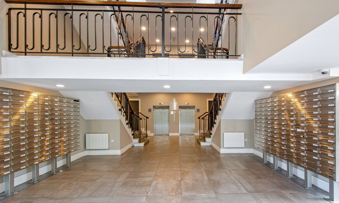 Rayners Lane Apartment | Comfy One-Bedroom Flat in Broad House, Harrow