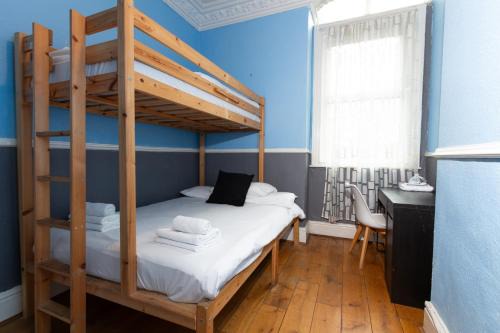 Offerton Apartment | Comfy Private Room near MCR Centre