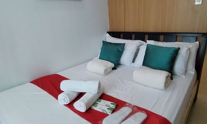 Barangay 76 Apartment | Comfystay at Shell Residences
