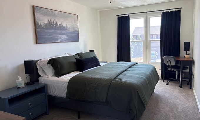Rock Springs House | Coming for work?! Stay here!