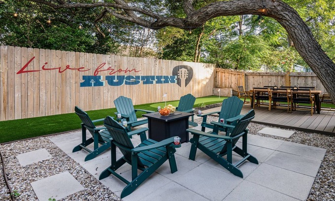 Cherrywood House | Coming to you Live from Austin!