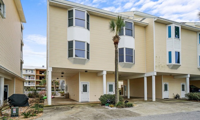 Port St. Joe House | Community Pool, 3bdrm