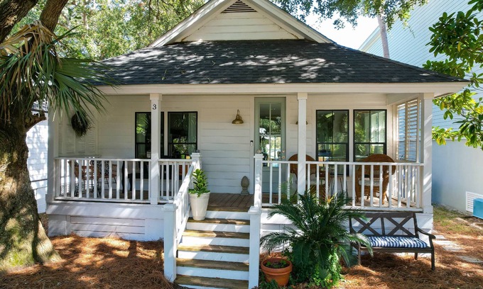 Isle of Palms House | Community Pool, 7 Minute Walk to Beach & Golf Views! Fully Renovated, Single Story Beach Bungalow!