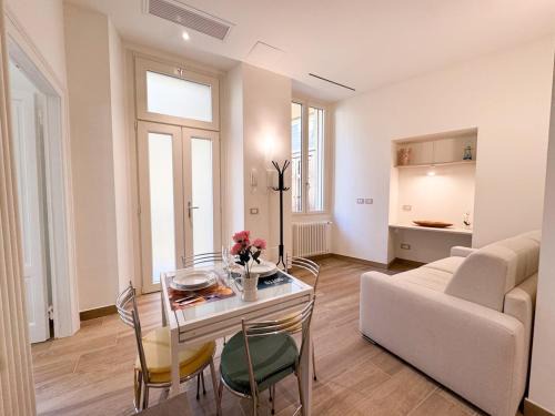 Como Apartment | Como Borghi Two-room apartment near old town with AC