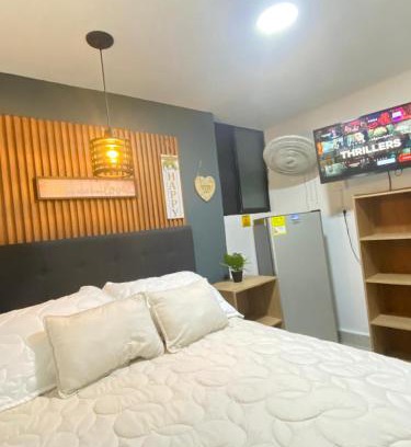 Suramericana Apartment | COMODA HABITACIÓN con COCINA INDEPENDIENTE EN LAURELES ESTADIO para 3 personas