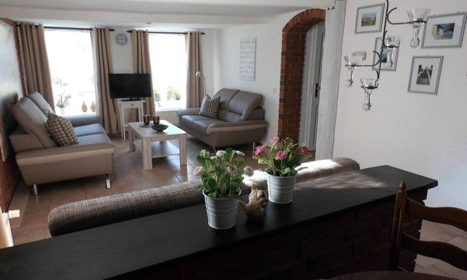 Altefaehr House | Complete ground floor of the two-family house in the youngest Rügenseebad, in Altefähr