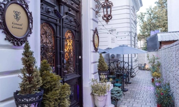 Bucharest City-Centre Hotel | Conacul Coroanei Luxury Boutique Hotel