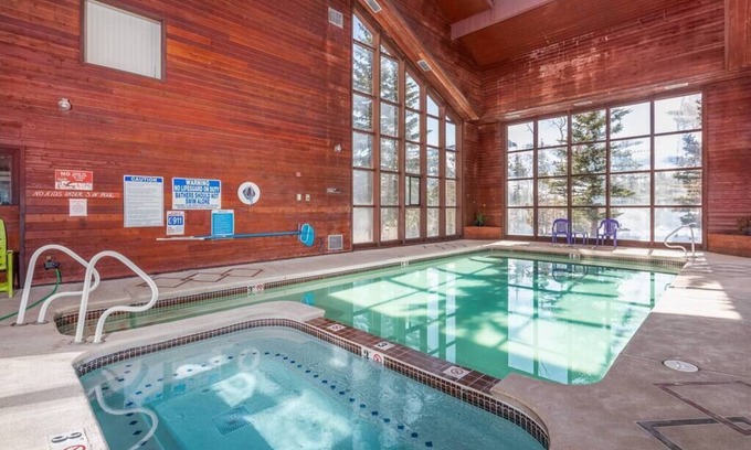 Brian Head Apartment | Condo 108, Wifi, Community Pool, Jacuzzi, Lounge,