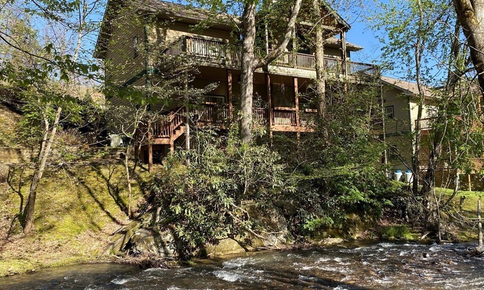 Whittier Condo | Condo w/Creek, Golf & Mtn Views, Only 5 Steps to get in and Washer & Dryer!