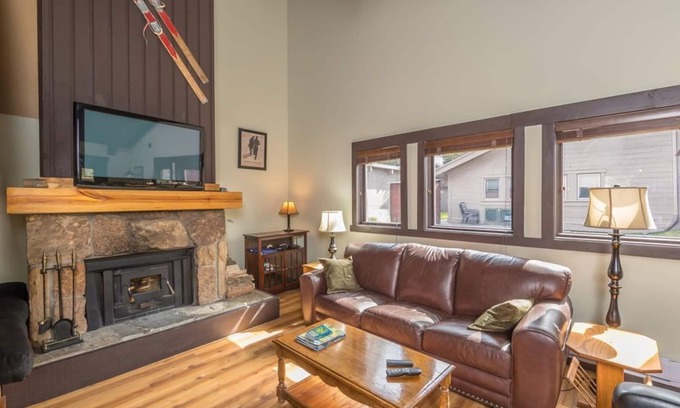 Big Sky Meadow Village House | Condo with community hot tub & spectacular location - Glacier Family Retreat