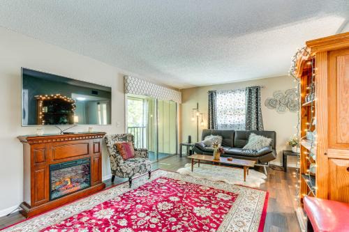 Deltona Lakes Apartment | Condo with Pool and Beach Access Near Theme Park