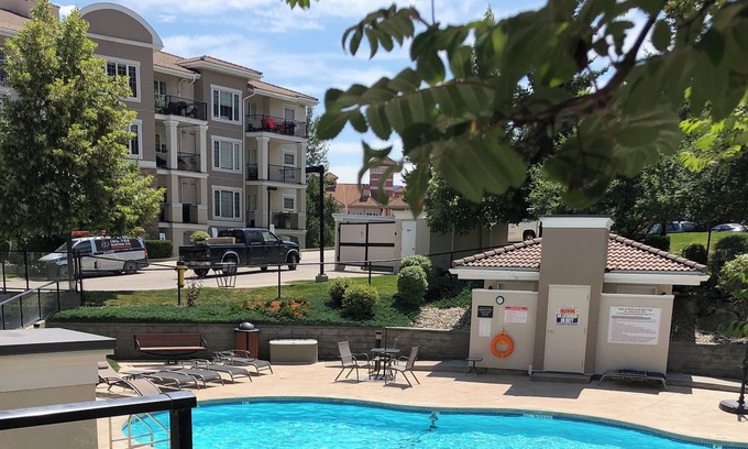 Quail Ridge Condo | Condo with pool near the Okanagan Golf Club, Kelowna Airport, & Lake Country.