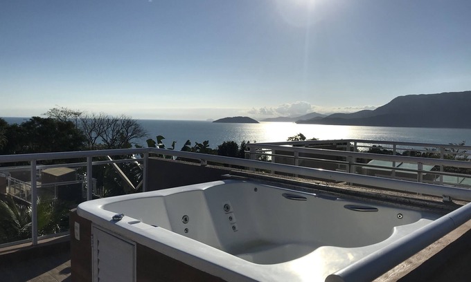 Veloso House | Condominium house/private jacuzzi/next to restaurants and beaches