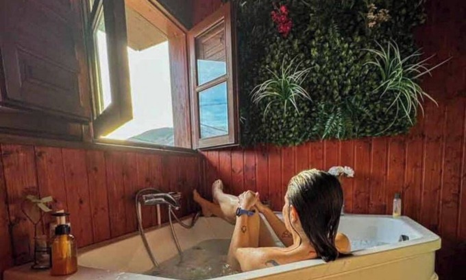 Paramo Cottage | Congosta, romantic cottage with private jacuzzi in the mountains