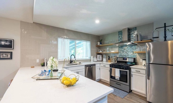 East Congress House | Congress Capitol by The Key Rentals