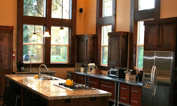 McCall Cabin | Conifer Lodge - Large Groups, Family Reunions, Business Retreats