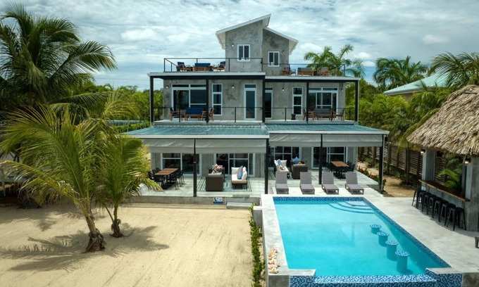 Placencia Condo | Conmigo Villas - 6 Bedroom Beachfront w/Pool