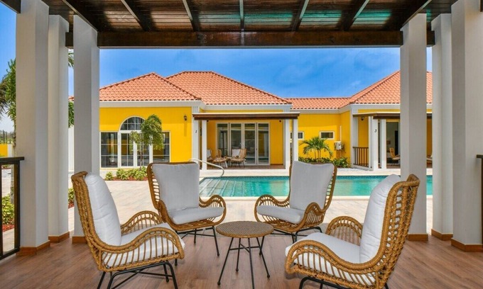 Santa Cruz House | Connect with nature through a mix of luxurious and striking details.