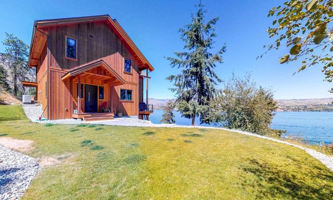 Chelan House | Constellations Lake House at Chelan
