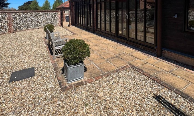 Fakenham House | Contemporary Barn Set In A Tranquil Location