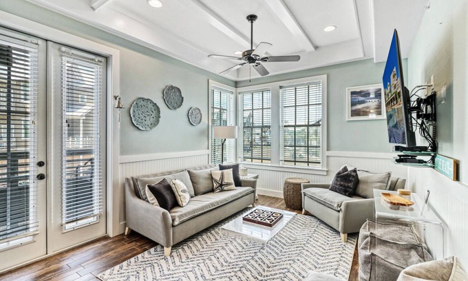 Cinnamon Shore Condo | Contemporary Condo in the Heart of Cinnamon Shore+Great Amenities Nearby!
