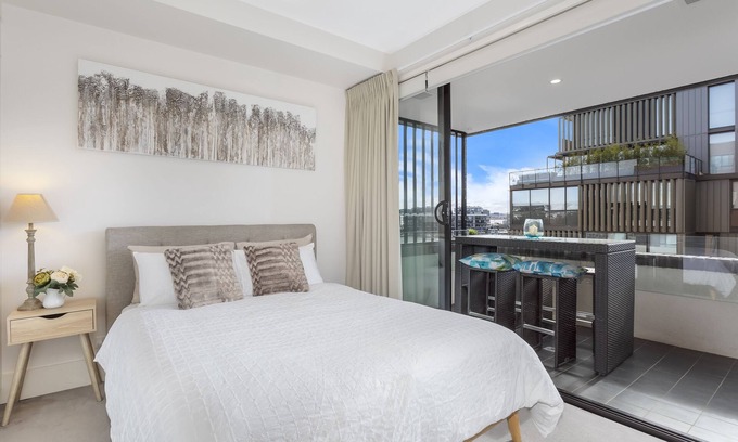 Kingston Apartment | Convenience, comfort, luxury - wonderful waterfront apartment!
