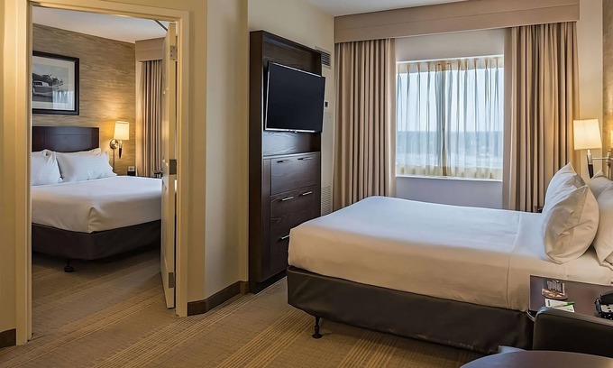 O'Hare Hotel | Convenience & Comfort! w/Airport Shuttle Service, Pet-friendly Property!