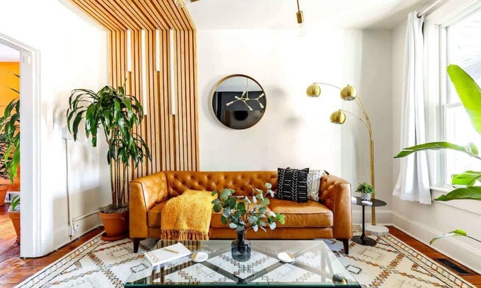 Italian Village House | Convention - King Bed - Short North – Parking