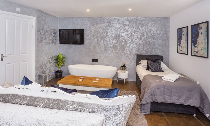 Earswick Cottage | Converted stable room 2