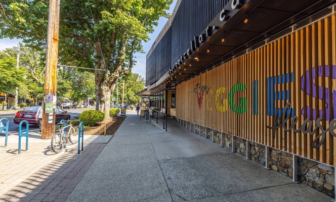 Fairfield House | Cook Street Village Suite with Parking