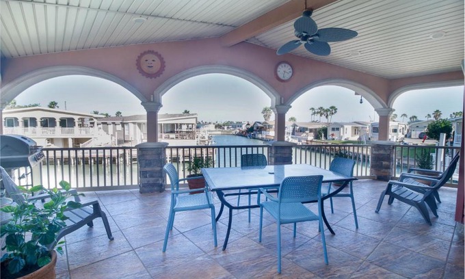 Port Isabel House | Copper Bottomed Waterfront Cottage Bring the family Please see Manager Info before booking