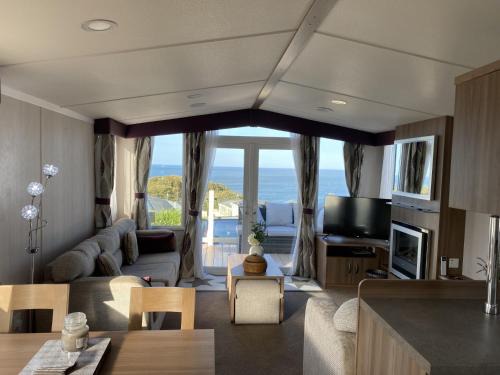 Reighton House | Cora's Cosy Static Caravan, Silverwoods, Reighton Sands, Filey