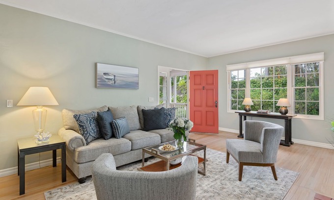 Montecito House | Coral Cottage- Just minutes away from Butterfly Beach & Montecito's Lower Village!