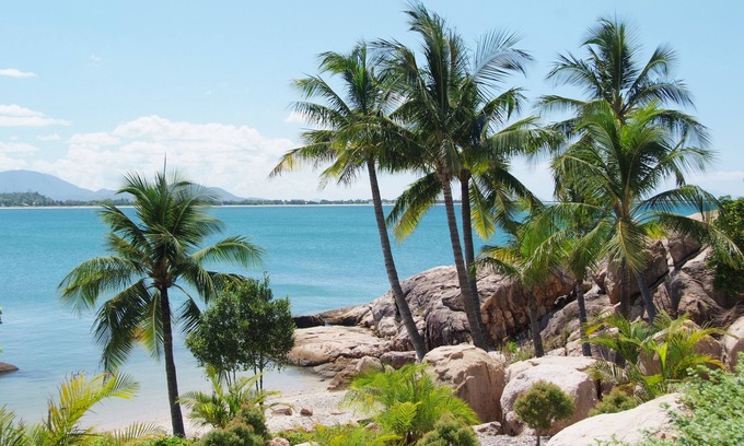 Bowen Hotel | Coral Cove Apartments