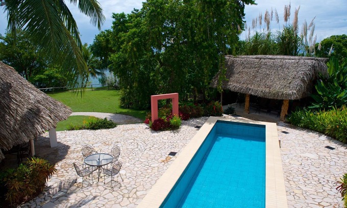 Forest Home Hotel | Coral House