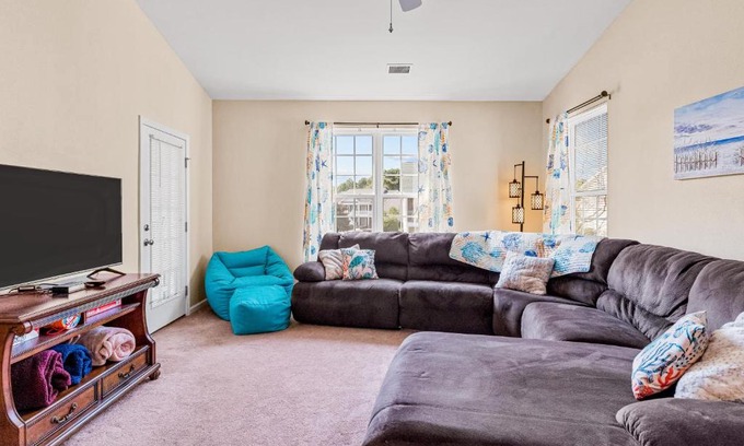 Sunset Beach Apartment | Coral Reef Retreat