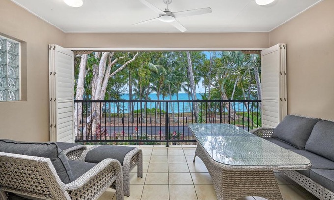 Clifton Beach Apartment | Coral Views at Clifton Beach