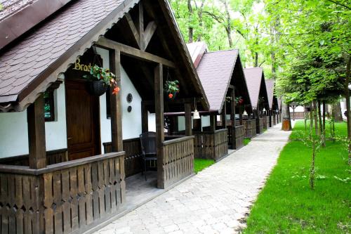 Pitesti Resort | Cornul Vanatorului Bungalows
