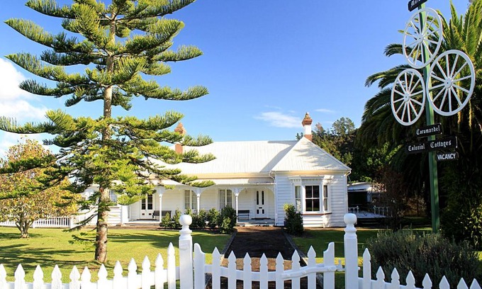 Coromandel Hotel | Coromandel Cottages
