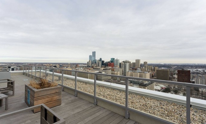 North Central Edmonton Apartment | Corporate Stays - Spacious 2BR Apartment with Luxury Amenities and Modern Design