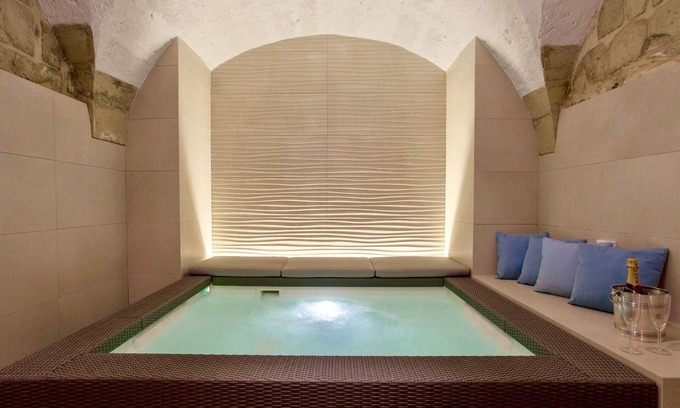 Lecce Historic Center Apartment | Corte dei Florio PIETRA Luxury apartment with SPA