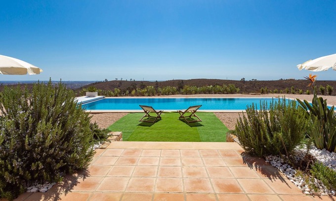 Lagos Apartment | Corte Velada Guest House - Room 1 by LovelyStay