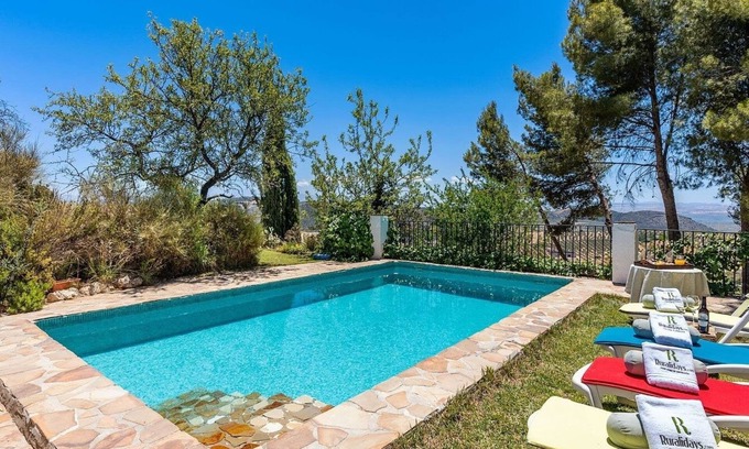 Illora Villa | Cortijo La Alberquilla Íllora by Ruralidays