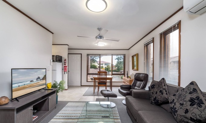 Braddon Apartment | Cosy 1-Bed Unit Near the Heart of Canberra