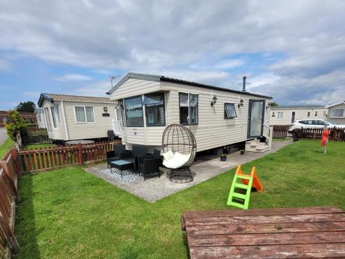 Burnham-on-Sea Other | Cosy and Central - 72 Unity Beach Holiday Resort Unity Brean 6 birth Centrally Located - 2 Pets Stay free