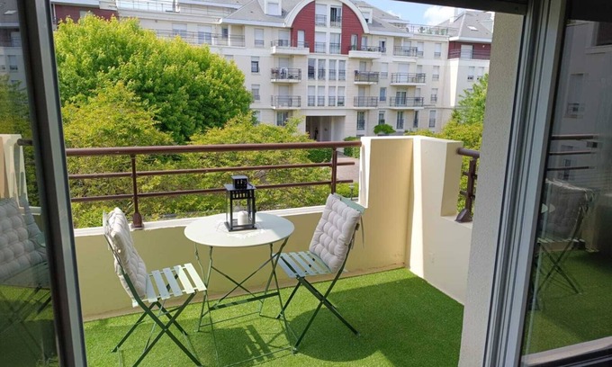 Carrieres-sous-Poissy Apartment | Cosy and quiet: Apartment 20 minutes from Paris and Versailles