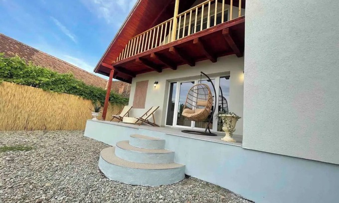 Albesti House | Cosy and spacious 2 bedroom house