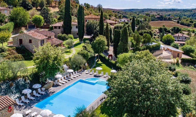 Popoltaio-Schiacciato Villa | Cosy apartment in villa for 8 people with pool, A/C, WIFI, TV and patio